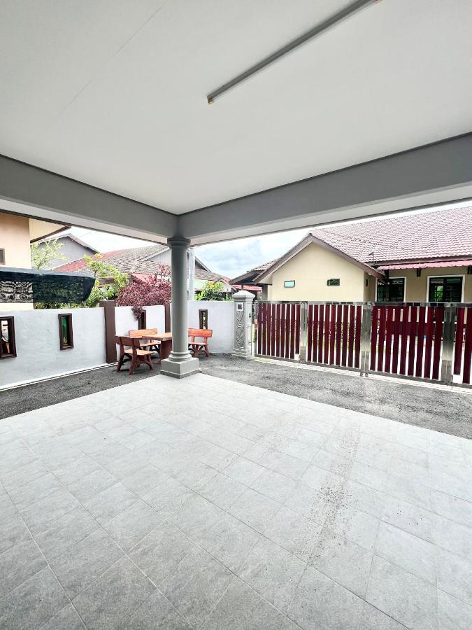Teratai Homestay 3 Batu Buruk Куала-Тренгану Екстер'єр фото