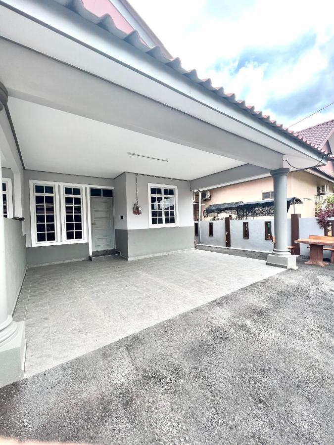 Teratai Homestay 3 Batu Buruk Куала-Тренгану Екстер'єр фото
